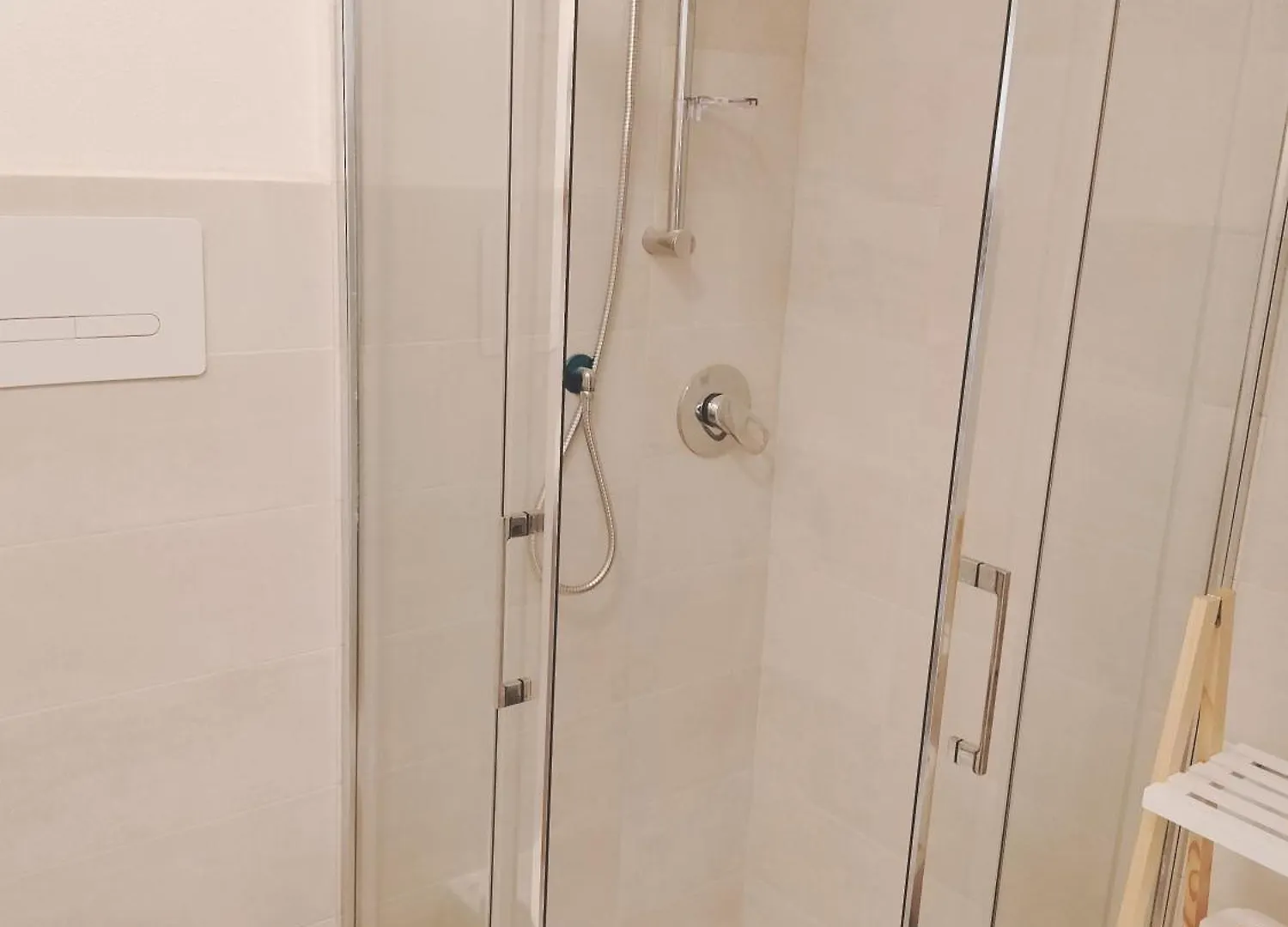 Domus Deledda 'Sole' Apartamento Posada