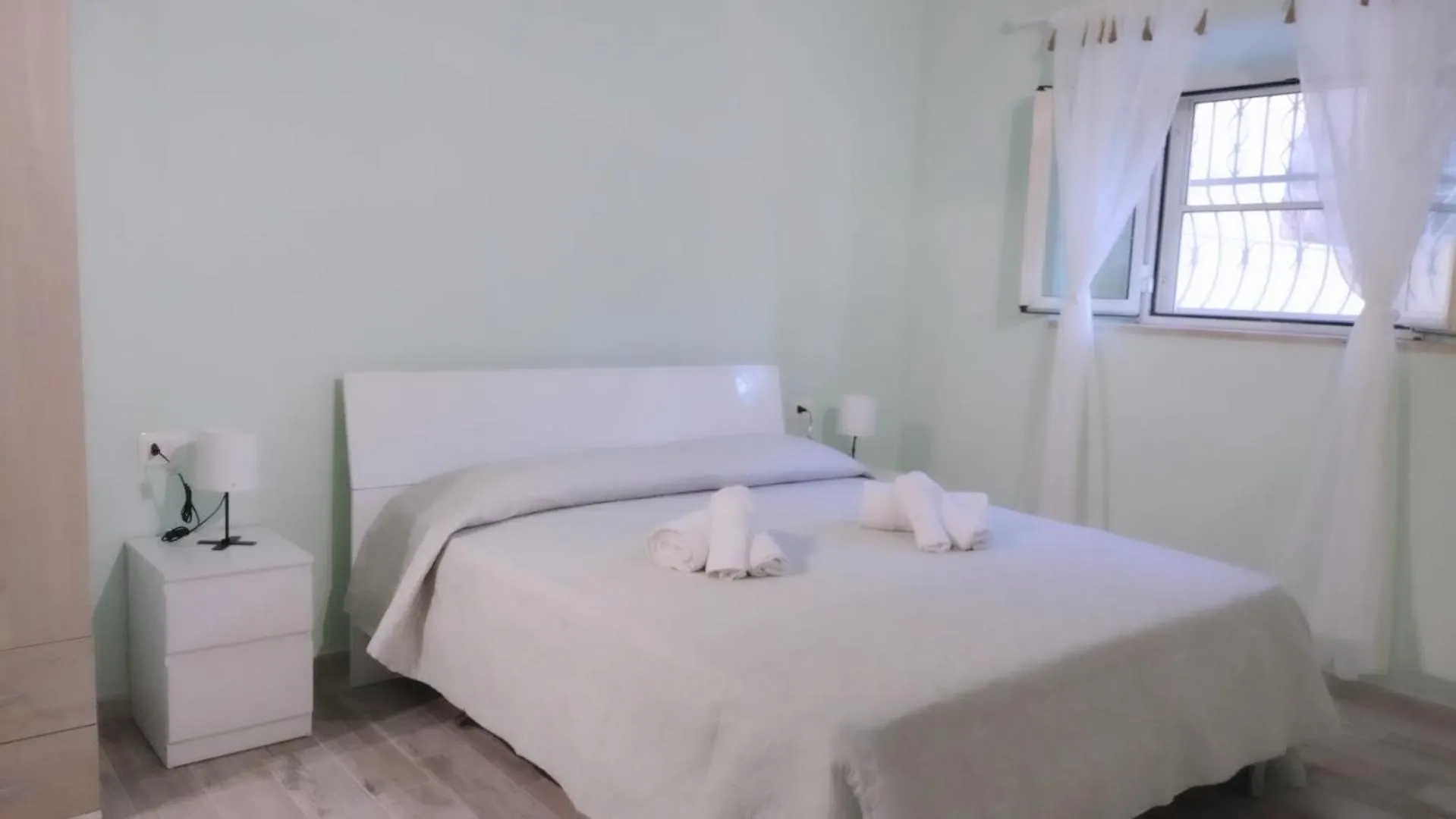 Domus Deledda 'Sole' Apartamento Posada  Itália